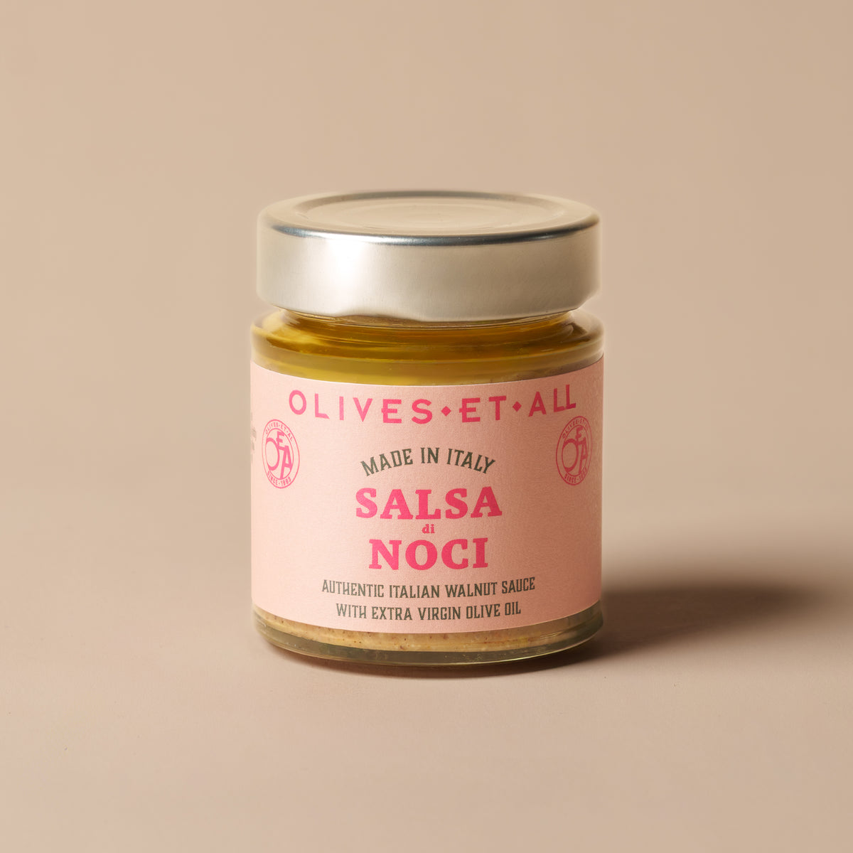 Olives Et Al Salsa di Noci Italian Walnut Sauce in a 135g glass jar, filled with a smooth, creamy blend of walnuts, cashews, extra virgin olive oil, Parmesan cheese, garlic and marjoram. Its rich, nutty flavour makes a thoughtful Christmas stocking filler or gourmet food hamper addition. Perfect for festive entertaining, stir into pasta or gnocchi, spoon over roasted winter vegetables, or spread onto warm bread for Christmas party nibbles. A delicious Italian treat for food lovers to enjoy over the holidays
